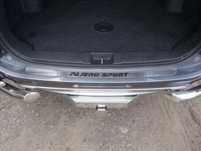 Накладка на задний бампер лист шлифованный надпись Pajero Sport ТСС для Mitsubishi Pajero Sport 2016-2020